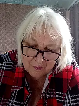 Alexia64231: онлайн-секс-чат