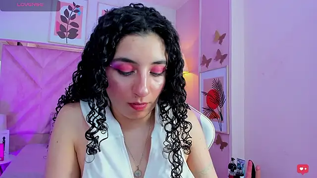 DemiJones_: онлайн-секс-чат