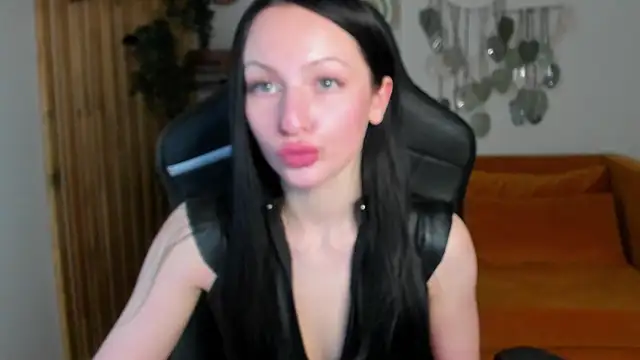 NaomiBlakes Chat XXX in diretta