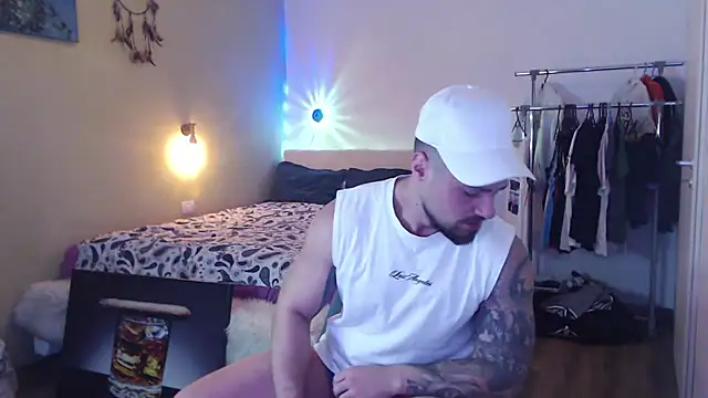 Tiberius_hunk's Live XXX Chat