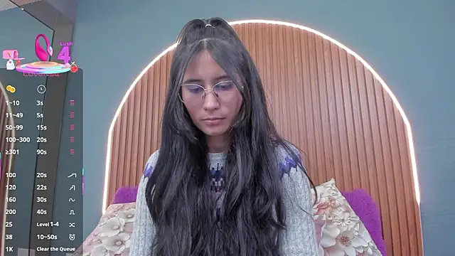 NayeCloud Adlı Modelin Canlı XXX Sohbeti