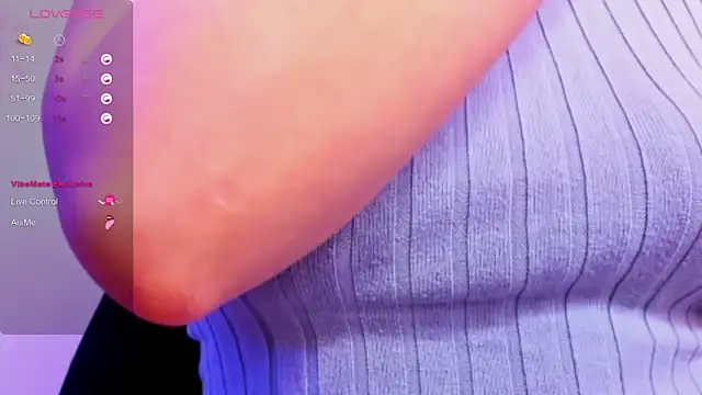 Czat XXX na żywo – KindHazelHere_