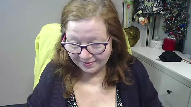 Adelewildx – Naživo XXX chat