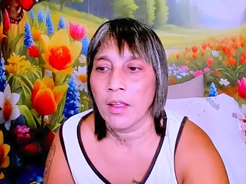 indianroxy Adlı Modelin Canlı XXX Sohbeti