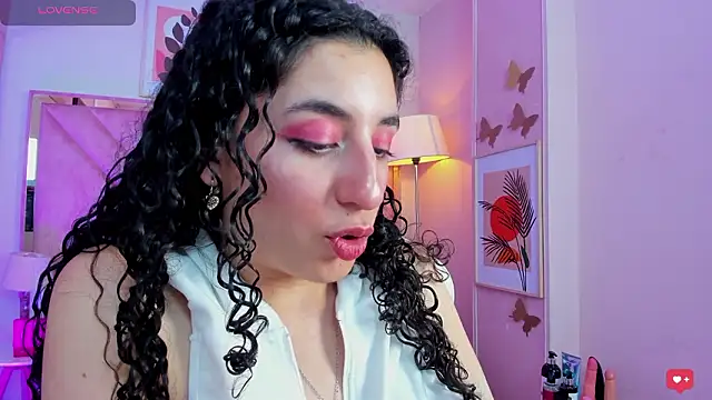 Chatroom XXX en direct de DemiJones_