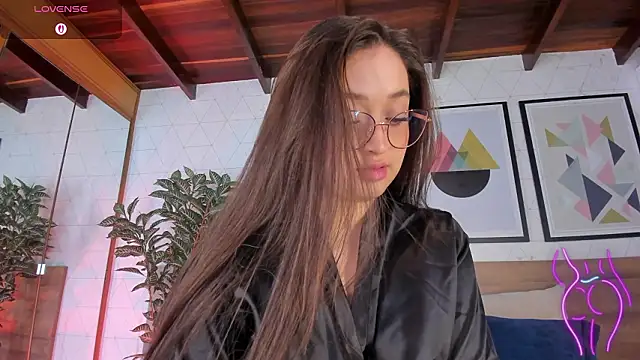 MiaKay1: απευθείας συνομιλία ΧΧΧ