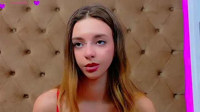 CoraVex's Live XXX Chat