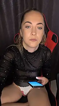 Chatroom XXX en direct de Risky_julia2330