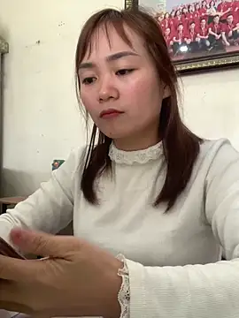 Bana-gibee live XXX chat