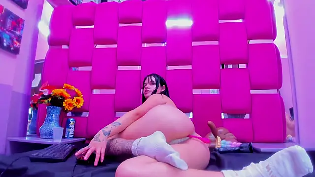 Lya_Anal 在線直播表演