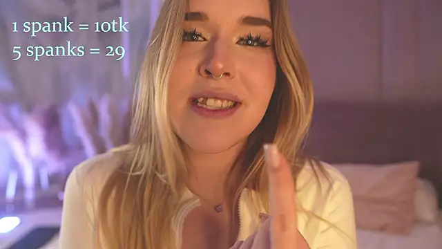 Czat XXX na żywo – Smiley_Mia