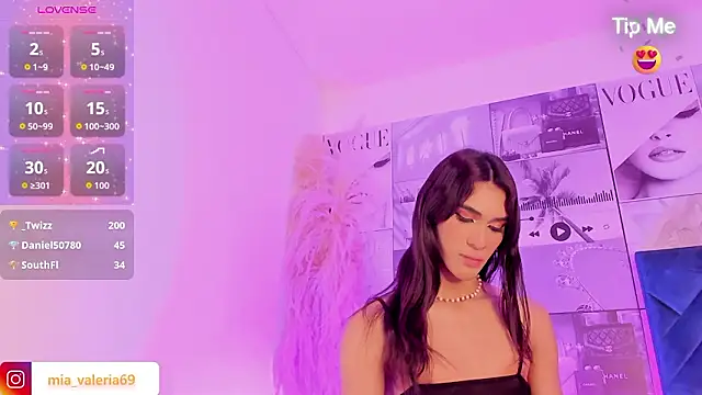 Chatroom XXX en direct de MiaCavallii_