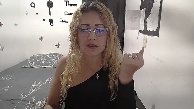 Escobar-Skarlet Chat XXX live