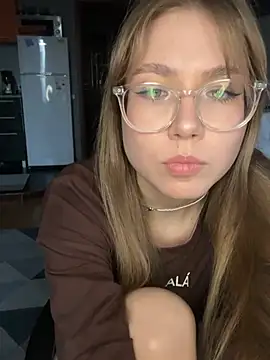 دردشة Lilpiks الجنسية المباشرة