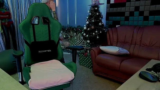 LeilaReal Chat XXX in diretta