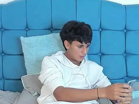 Chatroom XXX en direct de Valentino_Lane