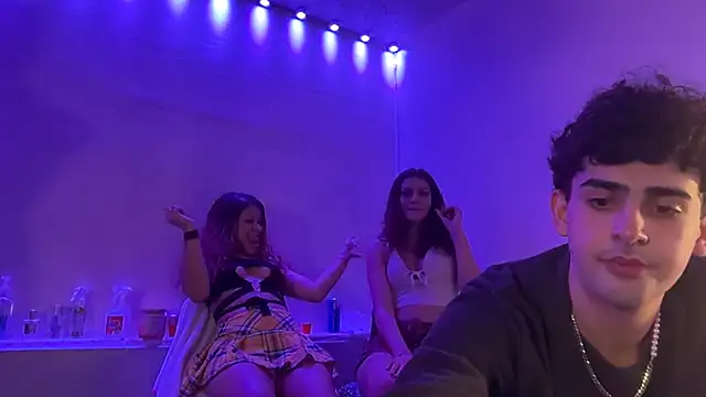 TheGeminiRoom webcam show