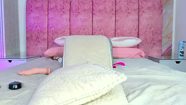 emmacurvy Adlı Modelin Canlı XXX Sohbeti