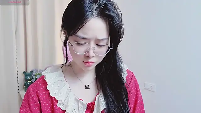 Miu-999 লাইভ XXX চ্যাট