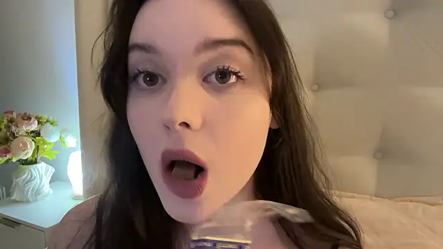 VickiBanx: онлайн-секс-чат