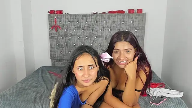 Chatroom XXX en direct de MelanyandKaty