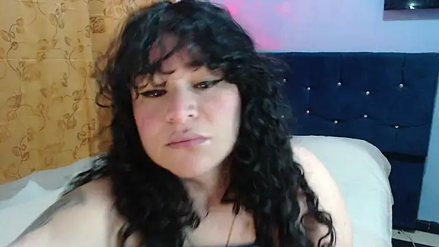 Chatroom XXX en direct de ANGELIQUE_KLANE