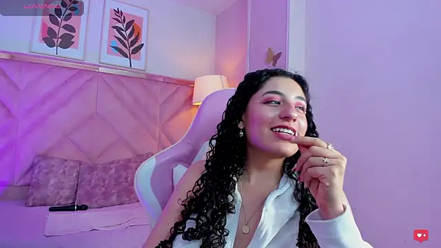 Chatroom XXX en direct de DemiJones_