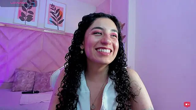 Chat XXX ao vivo de DemiJones_