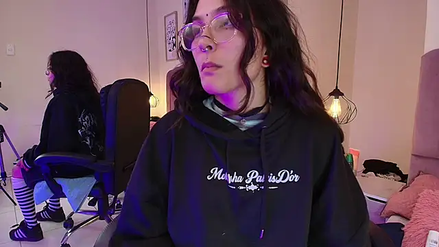 Hanabie_ Chat XXX in diretta