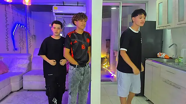 HouseofwarriosのライブXXXチャット