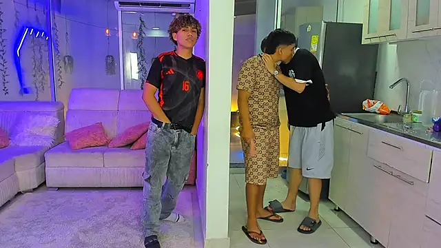 Houseofwarrios Adlı Modelin Canlı XXX Sohbeti