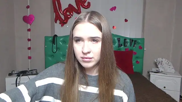 LauraHlot Adlı Modelin Canlı XXX Sohbeti