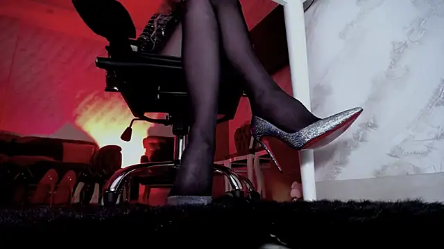 Živý XXX chat FinDomGod