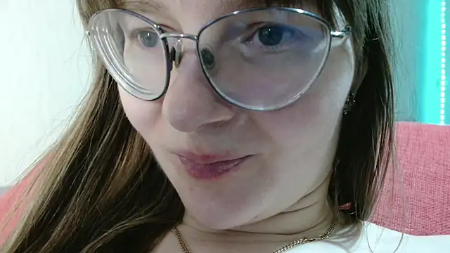 Czat XXX na żywo – KiraGoldens