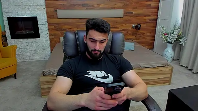 Chatroom XXX en direct de MicahLane