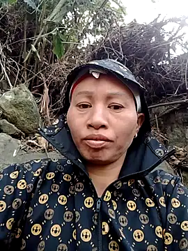 donna-bae: διαδικτυακό σόου στην κάμερα