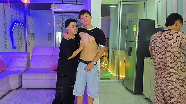 Houseofwarrios Chat XXX in diretta