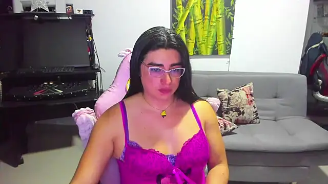 Khalifa_Gold: διαδικτυακό σόου στην κάμερα