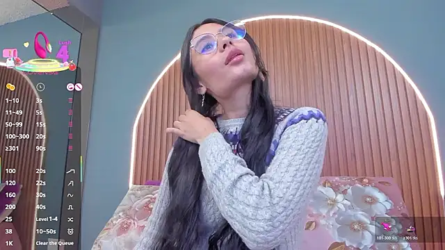 Chat +18 de NayeCloud ao vivo