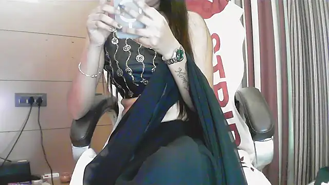 collage_hoty Adlı Modelin Canlı XXX Sohbeti