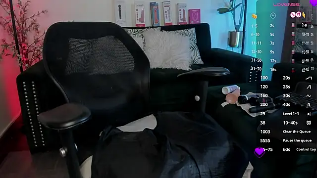 Вебкам-шоу tyler_jones_