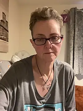 Živý XXX chat Curvy-Jinx