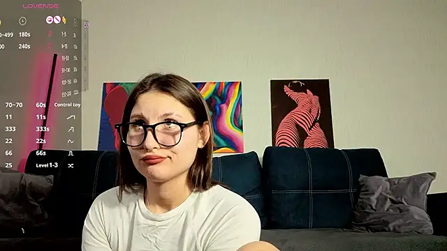 TrixiBell Adlı Modelin Canlı XXX Sohbeti