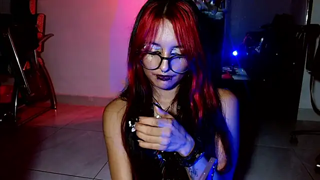 carolinerueのライブXXXチャット