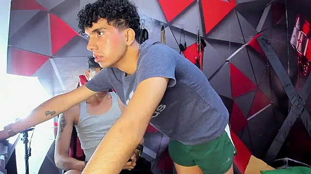 Hot_Boys_Without_Limits: онлайн-секс-чат