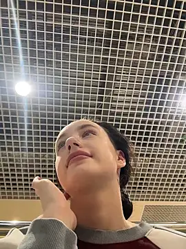 MiaTee Adlı Modelin Canlı XXX Sohbeti