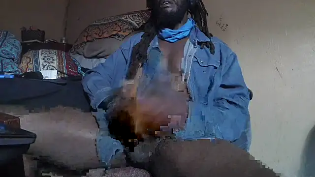 EYEzIAMのライブXXXチャット