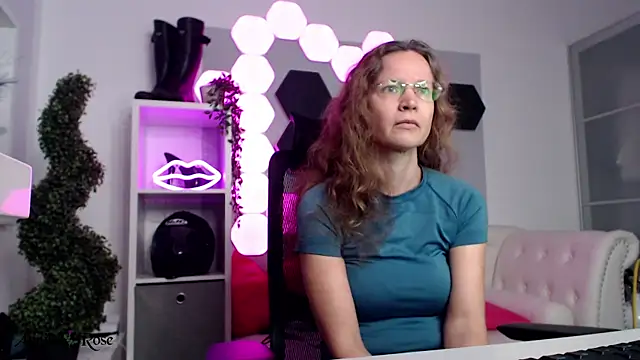 AnnikaRose élő XXX-chatje