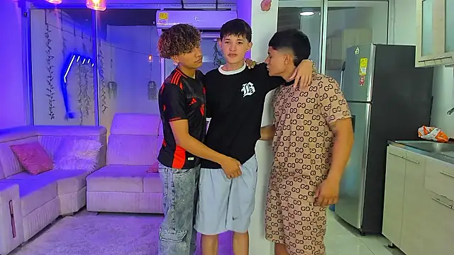 Houseofwarrios' Live XXX Chat