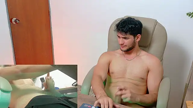 KaelSwitch Adlı Modelin Canlı XXX Sohbeti